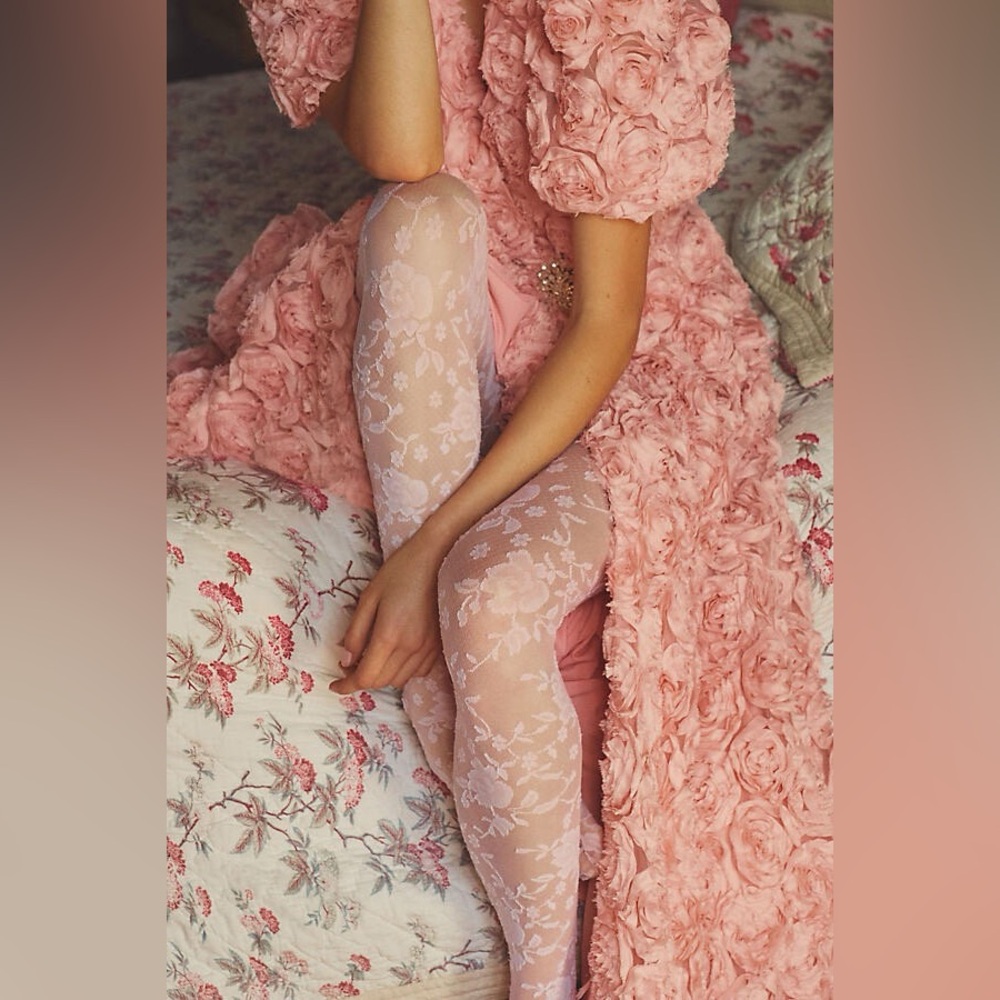 New ANTHROPOLOGIE Tulle Rossette Lace Floral Tights Cream / White Small - Picture 7 of 7